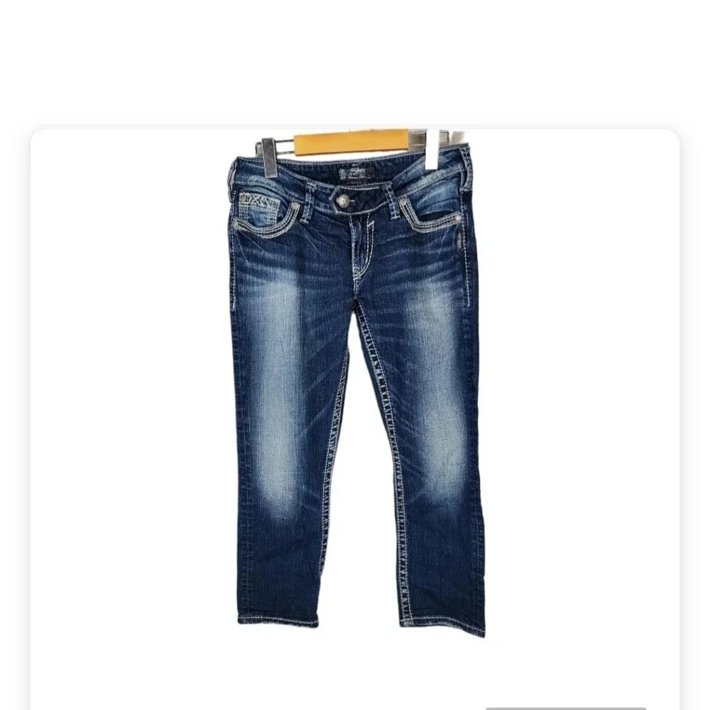 Silver Tuesday Low Rise Capri Dark Wash Factory Fade 5 Pocket Size  W29